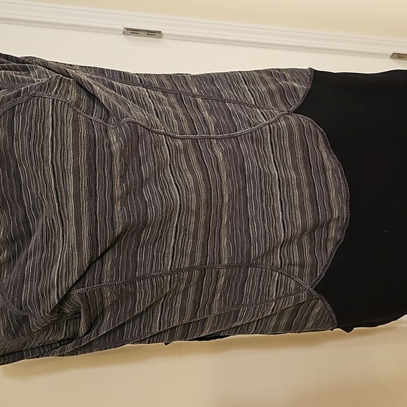 259. Lululemon Daily Practice Jacket - Picture 11 of 12